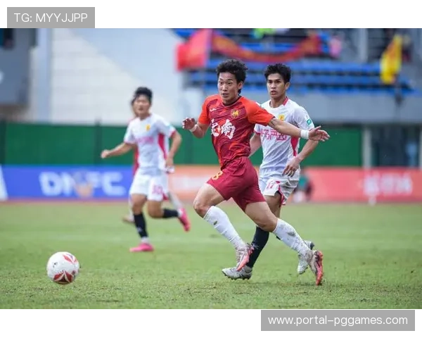 梅州客家与长春亚泰降入中甲，辽宁铁人与重庆铜梁龙升超